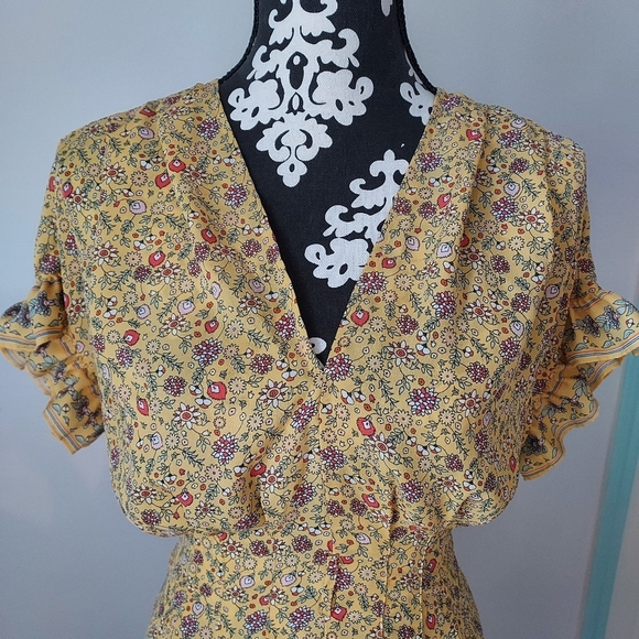 Max Studio Floral dress in yellow, black and White. Size M - Picture 13 of 14